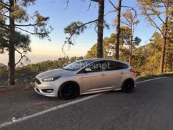 Gris / plata Usado 2017 Ford Focus Berlina | 10.000 € (Precio justo)