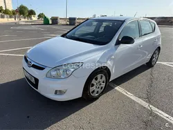 Blanco Usado 2009 Hyundai i30 Comfort Berlina | 4690 € (Un poco caro)
