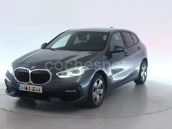 Gris / plata Usado 2021 BMW 116 Comfort Edition Utilitario | 22.900 € (Un poco caro)