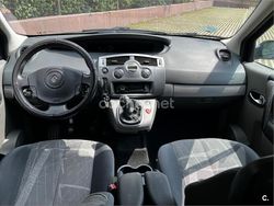 Gris / plata Usado 2006 Renault Scénic II Dynamique Monovolumen | 2500 € (Precio justo)
