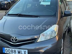 Gris / plata Usado 2014 Toyota Yaris Active Berlina | 7400 € (Precio justo)