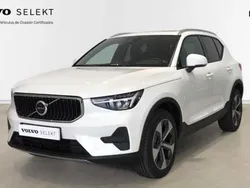 Blanco Nuevo 2025 Volvo XC40 Core SUV | 46.900 € (Precio justo)