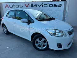 Blanco Usado 2011 Toyota Auris Hybrid Advance Berlina | 9200 € (Precio justo)