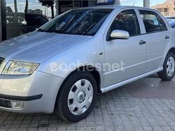 Gris / plata Usado 2002 Skoda Fabia Comfort Utilitario | 2200 € (Precio justo)