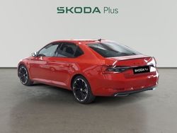 Rojo Usado 2023 Skoda Superb Selection Familiar | 36.490 € (Precio justo)