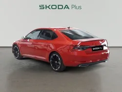 Rojo Usado 2023 Skoda Superb Selection Familiar | 36.490 € (Precio justo)