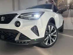 Blanco Nuevo 2025 Seat Arona FR SUV | 26.300 €