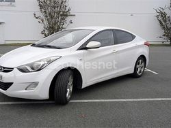 Blanco Usado 2012 Hyundai Elantra Comfort Berlina | 8200 € (Precio justo)