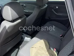 Rojo Usado 2006 Seat Ibiza Reference Berlina | 2800 € (Precio justo)
