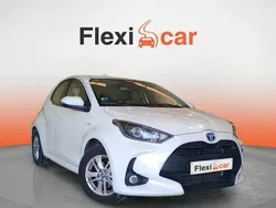 Blanco Usado 2020 Toyota Yaris Hybrid Active Berlina | 13.490 € (Super precio)