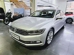Plateado Usado 2015 VW Passat Sportline Berlina | 12.900 € (Precio justo)