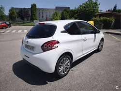 Blanco Usado 2016 Peugeot 208 Style Utilitario | 6900 € (Precio justo)