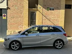 Mercedes B200
