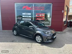 Gris Usado 2024 Toyota Yaris Hybrid Active | 23.450 € (Precio justo)