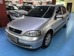Plateado Usado 2001 Opel Astra Club Utilitario | 2990 € (Precio justo)