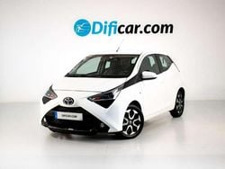 Blanco Usado 2018 Toyota Aygo X-play Utilitario | 12.990 € (Caro)