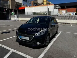 Azul Usado 2018 Peugeot 208 Allure Utilitario | 8499 € (Precio justo)