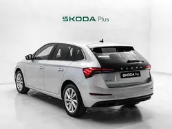 Gris plata Usado 2023 Skoda Scala Ambition Utilitario | 20.300 € (Precio justo)