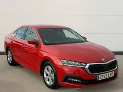 Rojo Usado 2021 Skoda Octavia Ambition Berlina | 20.900 € (Un poco caro)