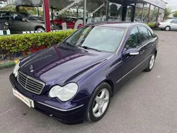 Plateado Usado 2003 Mercedes C220 Avantgarde Berlina | 5900 € (Caro)