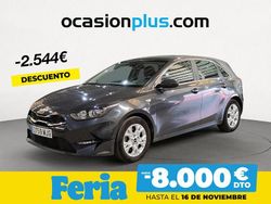 Gris Usado 2023 Kia Ceed Berlina | 16.990 € (Precio justo)