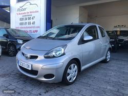 Gris Usado 2009 Toyota Aygo Utilitario | 4897 €