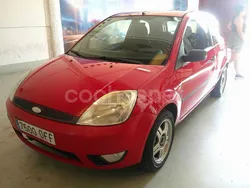 Rojo Usado 2005 Ford Fiesta Ambiente Utilitario | 2050 € (Buen precio)