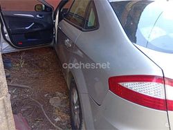 Gris / plata Usado 2009 Ford Mondeo Titanium Berlina | 3200 € (Precio justo)
