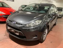Gris / plata Usado 2010 Ford Fiesta Trend Utilitario | 4200 € (Precio justo)