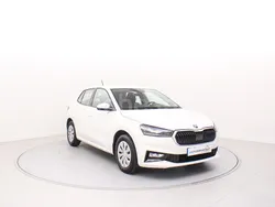 Blanco Usado 2024 Skoda Fabia Essence Berlina | 16.900 € (Precio justo)