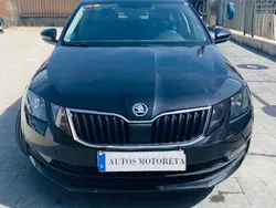 Negro Usado 2020 Skoda Octavia Familiar | 12.400 € (Un poco caro)