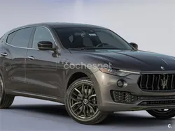 Gris / plata Usado 2023 Maserati Levante SUV | 85.900 €