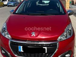 Rojo Usado 2017 Peugeot 208 Allure Utilitario | 8100 € (Precio justo)