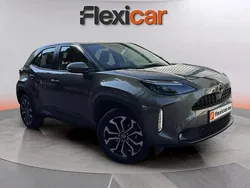 Verde Usado 2022 Toyota Yaris Hybrid Style | 20.690 € (Precio justo)