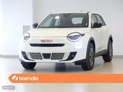 Blanco Nuevo 2025 Fiat 600E Red SUV | 27.268 € (Precio justo)