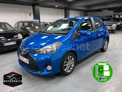 Azul Usado 2015 Toyota Yaris Active Berlina | 8999 € (Precio justo)