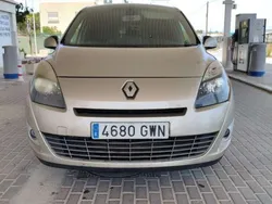 Usado 2010 Renault Grand Scénic III Dynamique Monovolumen | 2799 €