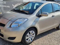 Beige Usado 2010 Toyota Yaris Active Utilitario | 6500 € (Precio justo)