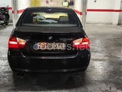 Negro Usado 2006 BMW 330 Sport Line Berlina | 6200 € (Precio justo)