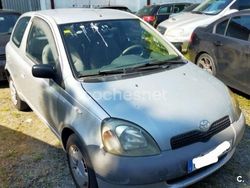 Gris / plata Usado 2000 Toyota Yaris Terra Berlina | 1800 € (Un poco caro)