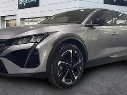 Azul Usado 2023 Peugeot 408 Allure Berlina | 22.200 € (Buen precio)