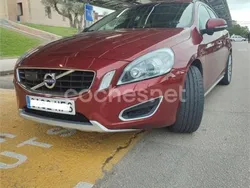 Rojo Usado 2011 Volvo V60 Momentum Familiar | 8500 €