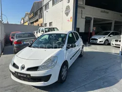 Blanco Usado 2007 Renault Clio II Authentique Berlina | 3300 € (Precio justo)