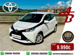 Blanco Usado 2016 Toyota Aygo X-play Utilitario | 9990 € (Buen precio)