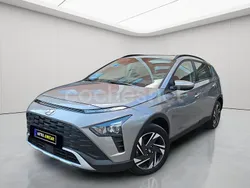 Gris / plata Usado 2021 Hyundai Bayon SUV | 16.990 € (Precio justo)