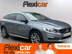 Gris / plata Usado 2017 Volvo V60 CC Momentum Familiar | 16.990 € (Precio justo)