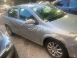 Gris / plata Usado 2007 Opel Astra Enjoy Berlina | 3500 € (Buen precio)