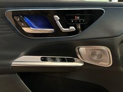 Gris Usado 2024 Mercedes GLC200 SUV | 77.900 €