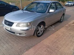 Gris / plata Usado 2008 Hyundai Sonata Comfort Berlina | 4499 € (Precio justo)
