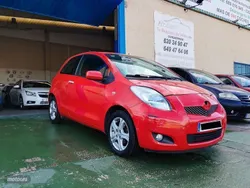 Rojo Usado 2010 Toyota Yaris Berlina | 3999 € (Super precio)